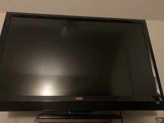 Vizio 47" Smart TV 1080p 120Hz LCD HDTV E472VL