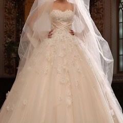 A line sweetheart Wedding dress this has been placed on top 7 wedding dresses. Size 8