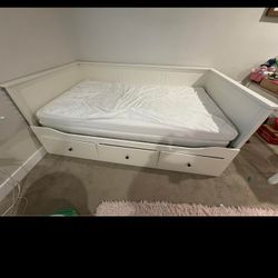 Twin Size Day Bed