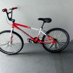 BICYCLE REDLINE MODEL BMX SIZE 24 BRAND NEW 