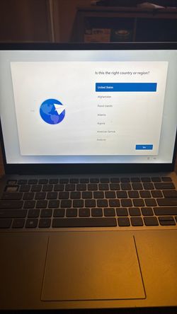 Dell Inspiron 14 7425 2-in-1 Laptop (Ryzen 7 / 16GB RAM)