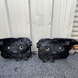 Ford F 250  Truck May be 2010- 2015 Head Lights 