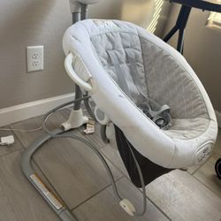 Graco Baby Swing / Rocker – Clean & Fully Functional