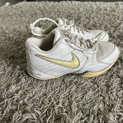 Nike Air White and Cream Men’s Size 8 Pre-Owned Easy Material To Clean