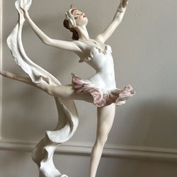 Statues Ballerina Dancer With Italian Designer