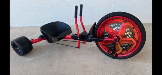 Snap-On Tools "THRILL RIDE" TRICYCLE Ride-On Scooter