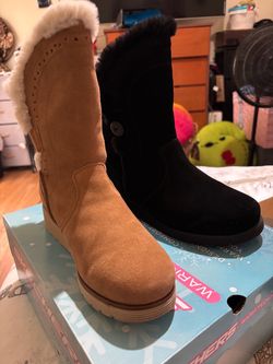 Skechers boots size 9