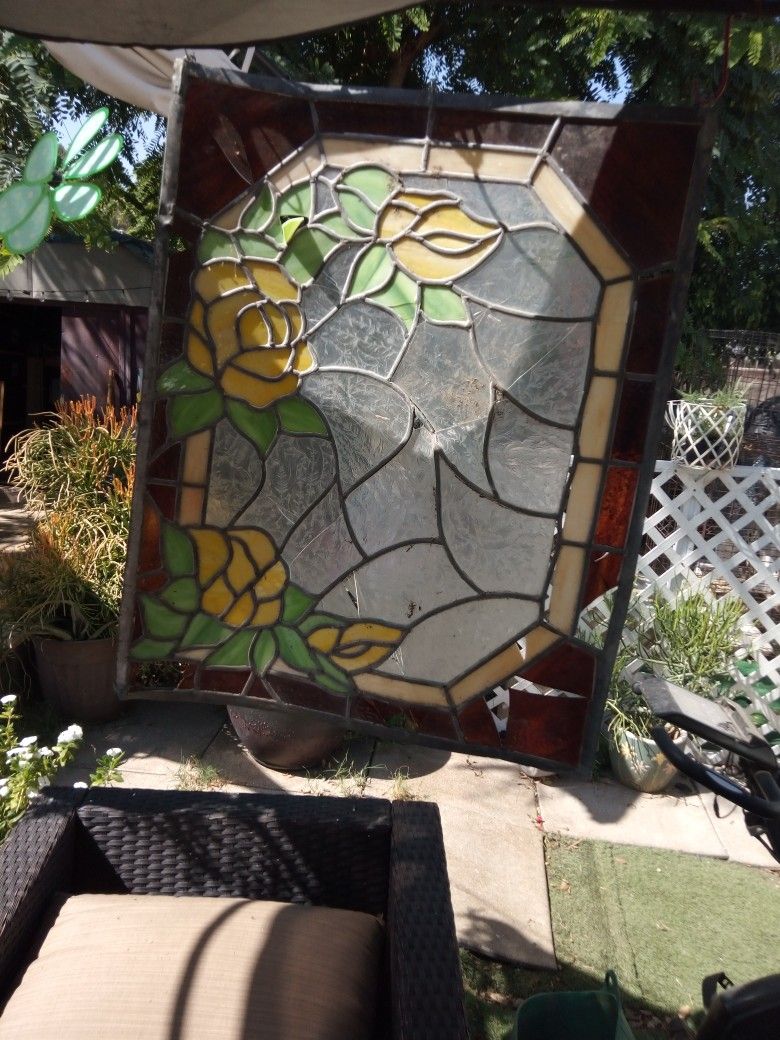Stained Glass Antique . Need Repair Someone They Could Know What They're Doing And Take Care Of It It's Been With Me For So Many Years But I'm Not Get