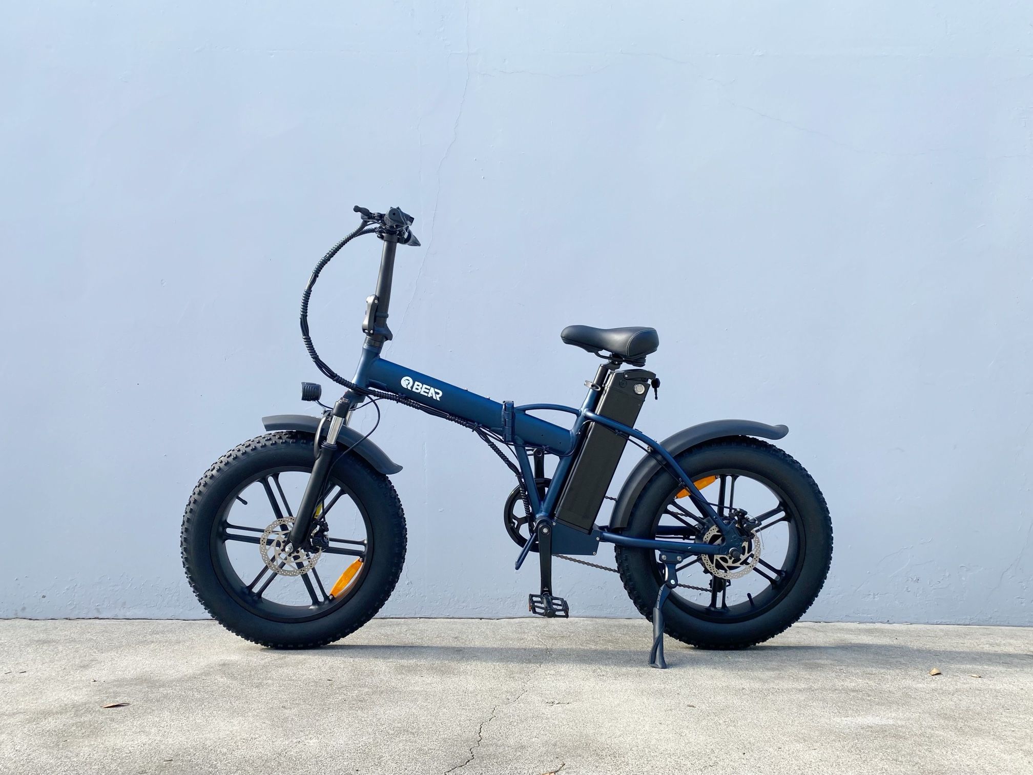 New. E-bike foldable, 1000w 48v 15ah, 20” fat tire top speed 31mph range up to 55 miles, electric bike 