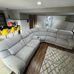 Everest Light Gray 136'' Power Reclining 6 Piece Sectional with Power Headrest