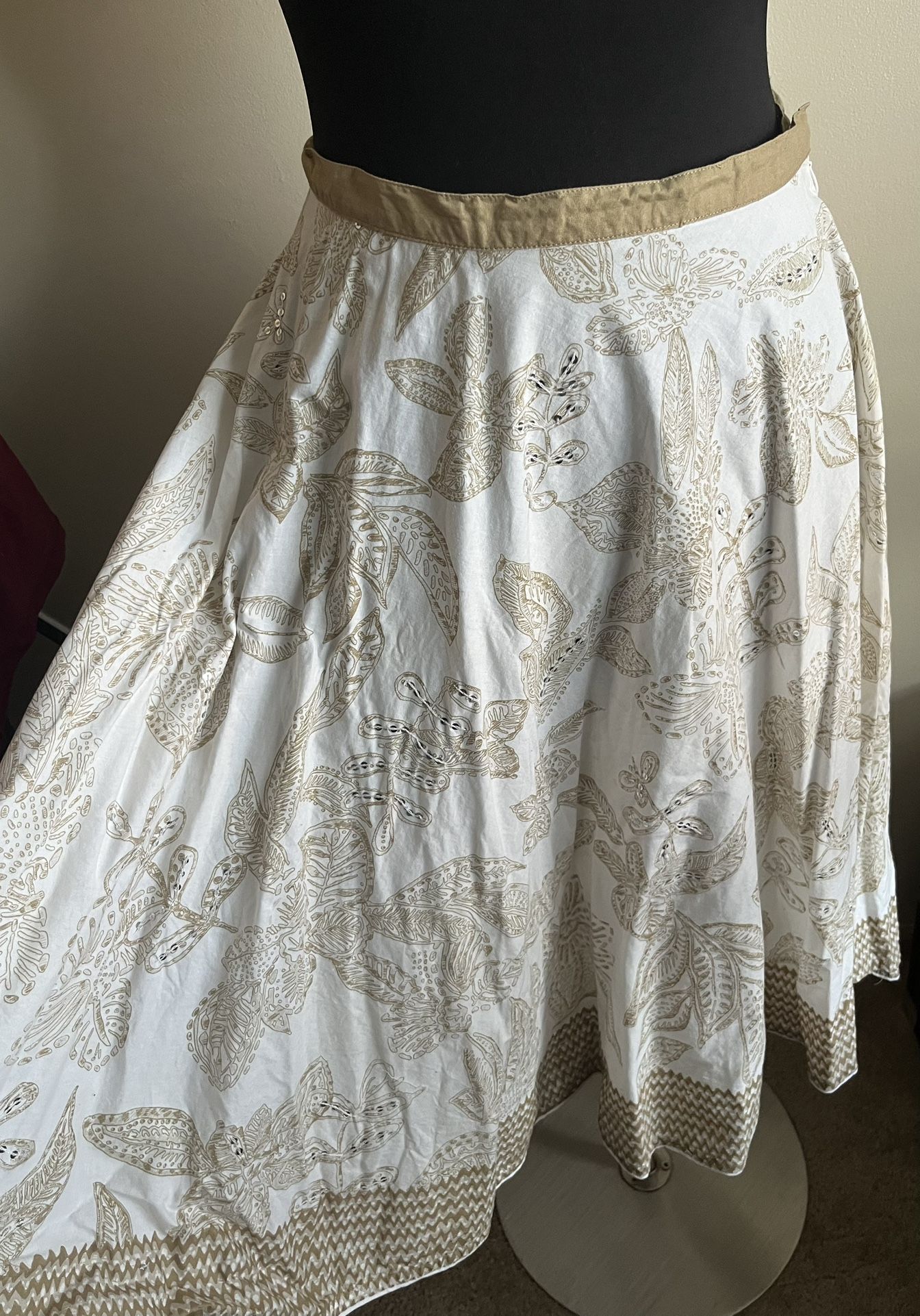 Ana women's circle skirt Beige floral sequined beaded size 4