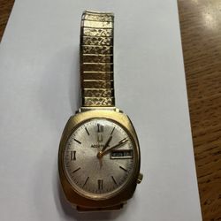Accutron 1977 14 Kt Solid Gold Casing