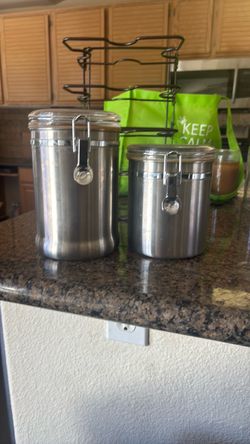 Stainless steel airtight storage containers
