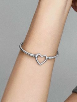 Pretty item