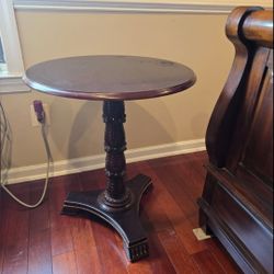 Accent Table