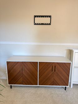Mid-Century Modern TV Stand / Sideboard