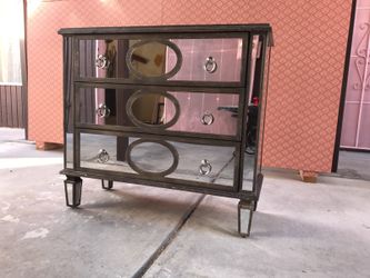 Perfect Pier One Gabrielle Mirrored Dresser for Sale in Las Vegas NV OfferUp