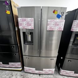 SAMSUNG STAINLESS STEEL REFRIGERATOR 28 Cu Ft