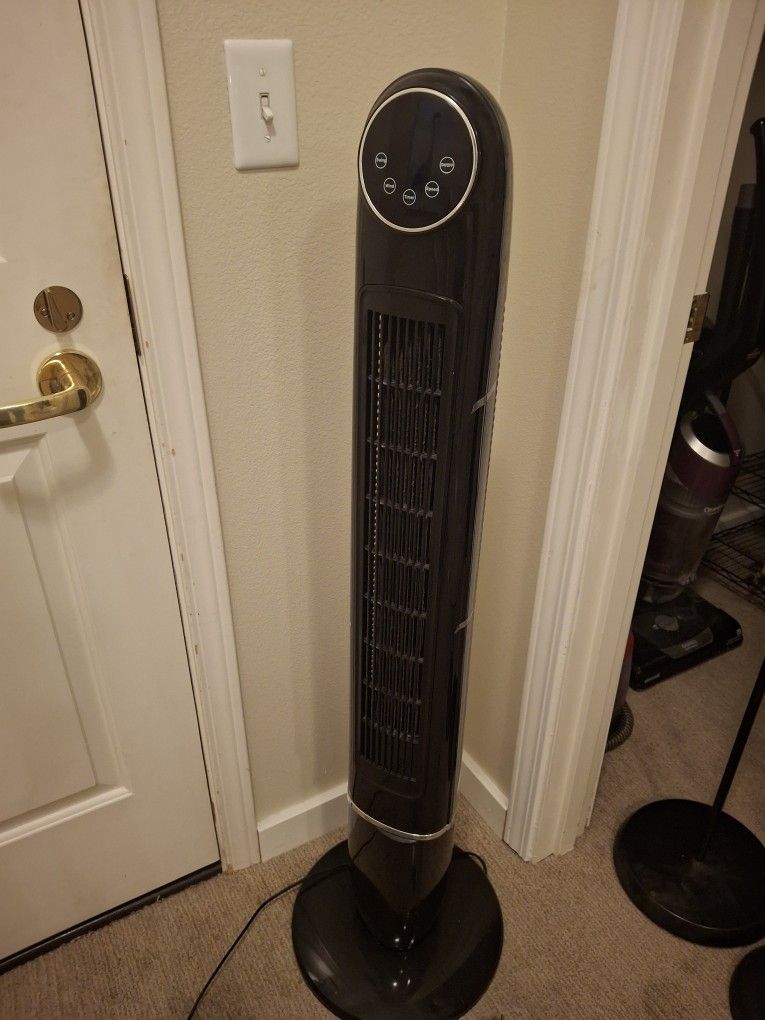 Trustech Ocelating Fan 47 Inches Tall