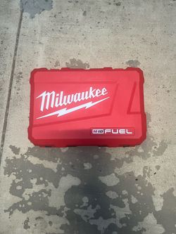Milwaukee box