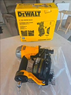 🔥$160 NO NEGOTIABLE🔥DeWalt DW46RN 1-3/4 in. 15 Degree Pneumatic Coil Roofing Nailer