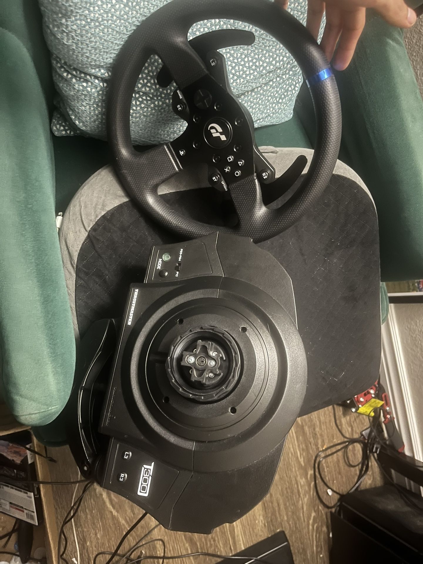 T300 RS GT Sim racing wheel and pedals great mid range wheel