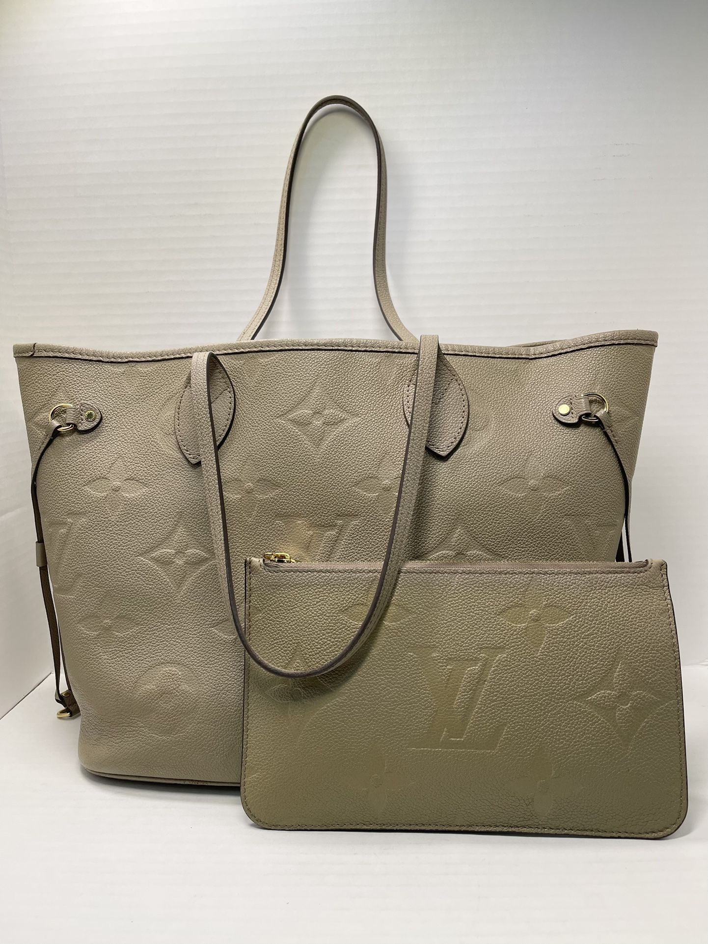 Authentic Brand NEW LV Neverfull Pouch for Sale in Houston, TX - OfferUp