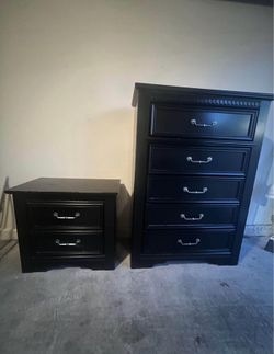 Matching wood dresser and bedside table set