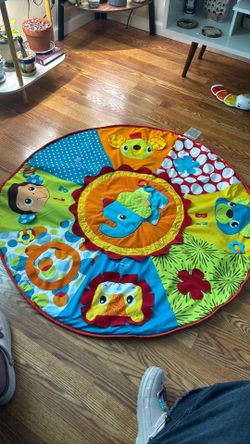 Baby tummy time play mat