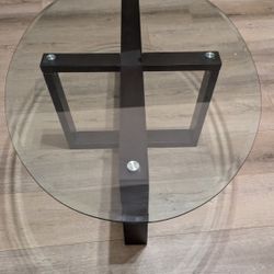 Glass Center Piece Coffee Table