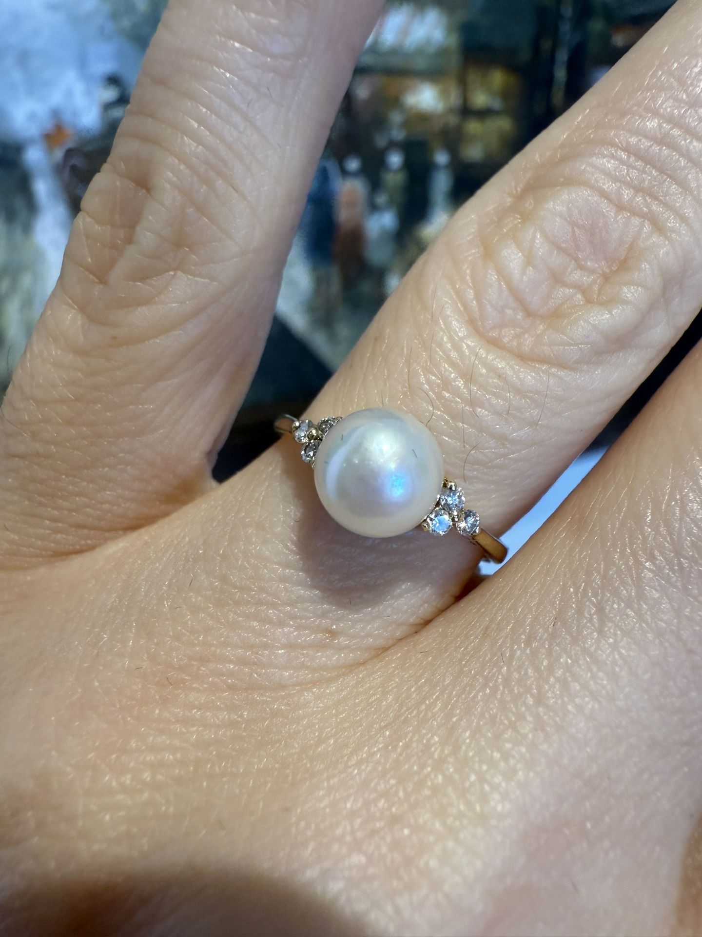 14K Yellow Gold Pearl And Diamonds Ring 