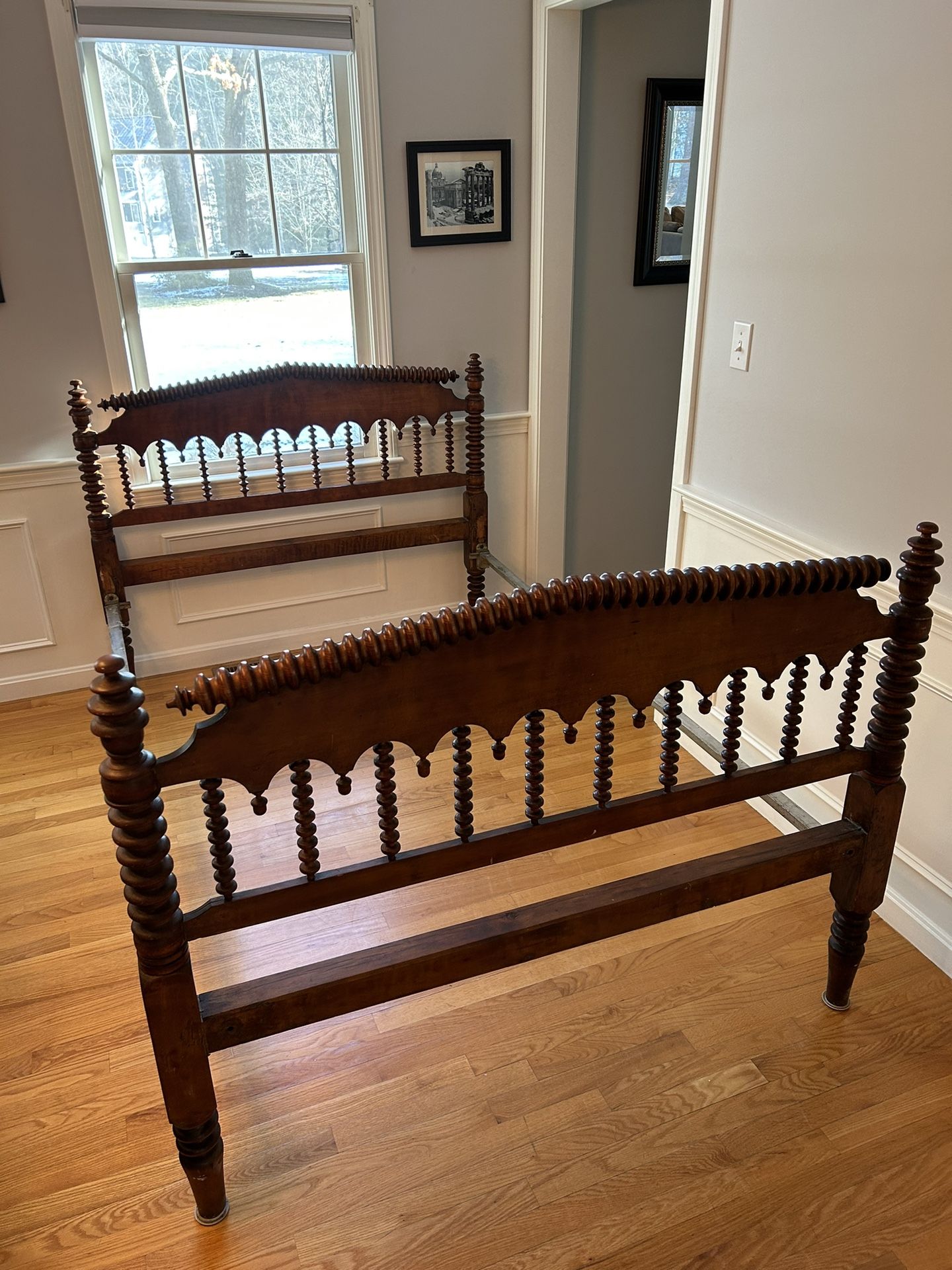 Antique Spool Bed w/ Rare Acorn Accents FULL SIZE
