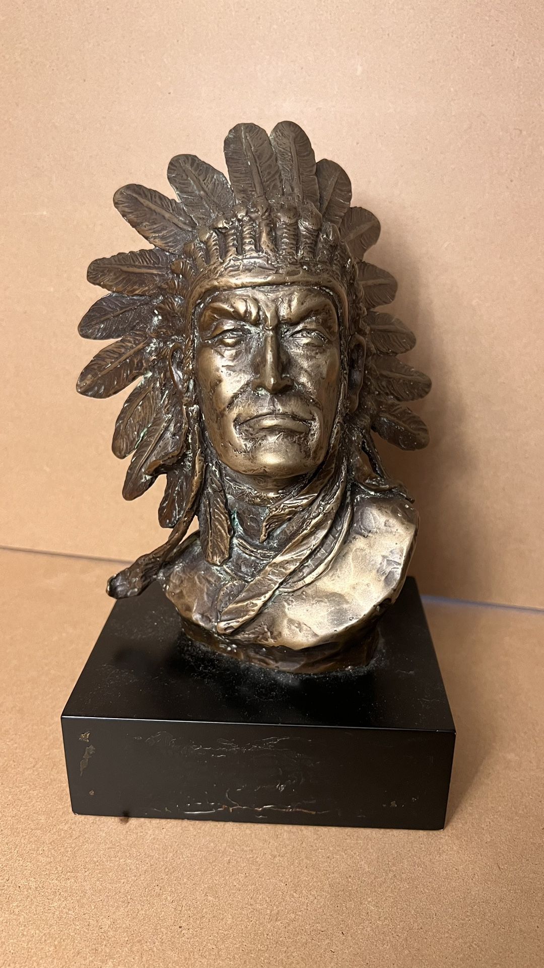 VINTAGE SIGNED BRONZE INDIAN CHIEF BUST SCULPTURE ~ BERNARD KIM