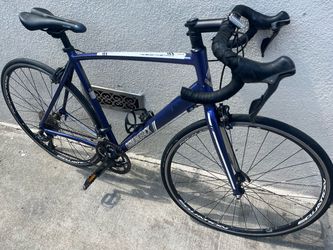 Diamondback century road bike