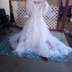 Bonnie Fashion Size 18 Wedding Dress Asking Only $75 