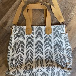 GRAY ARROWS WEEKENDER TOTE BAG