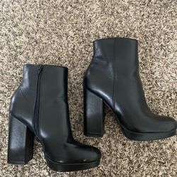 Black Leather Heeled Boots Size 6.5