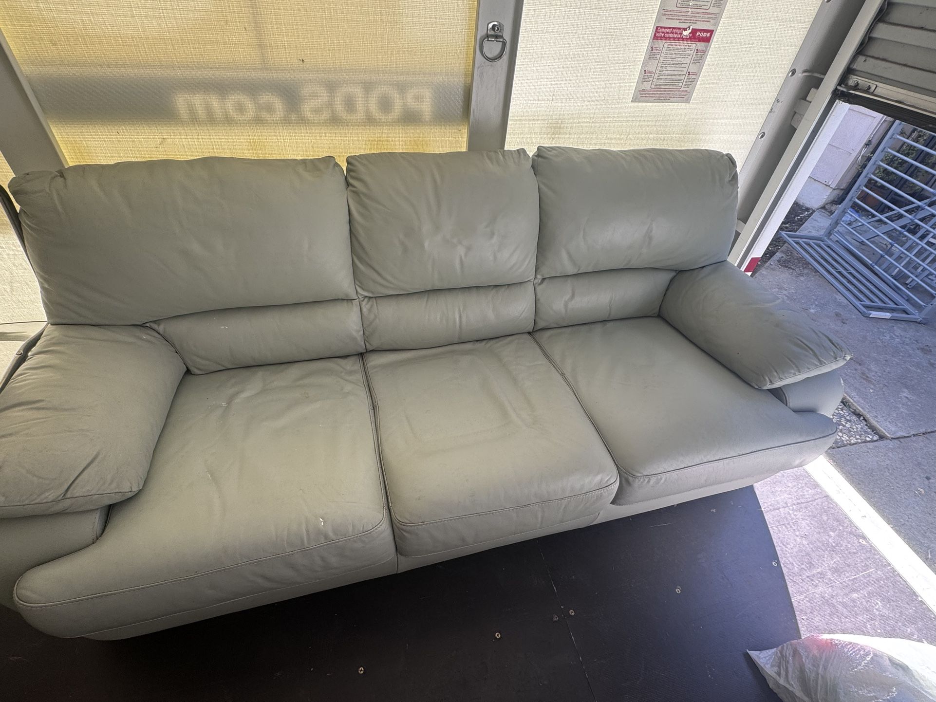 FREE COUCH