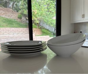 Plates and bowls