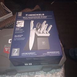 Henckles Knife Set