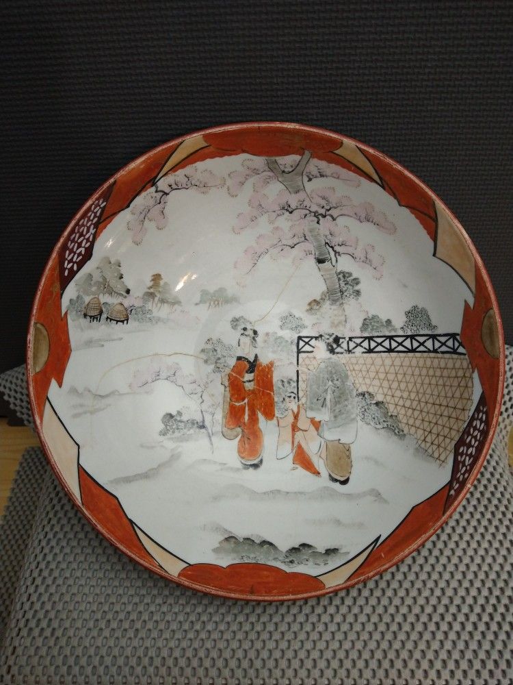 Antique Large Imperial Japanese Meiji Period Kutani Hand Painted Porcelain Bowl