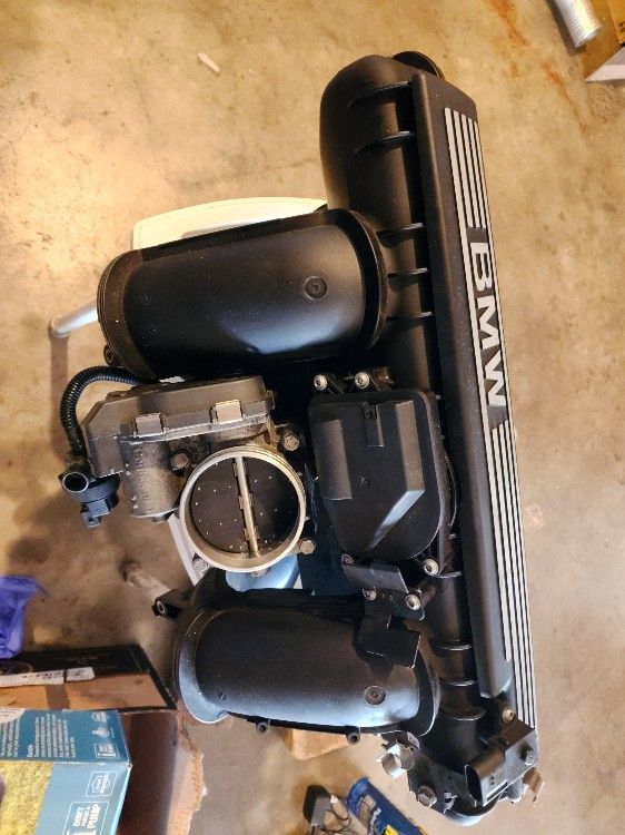 E82 E88 E60 E90 N51 N52 Intake Manifold