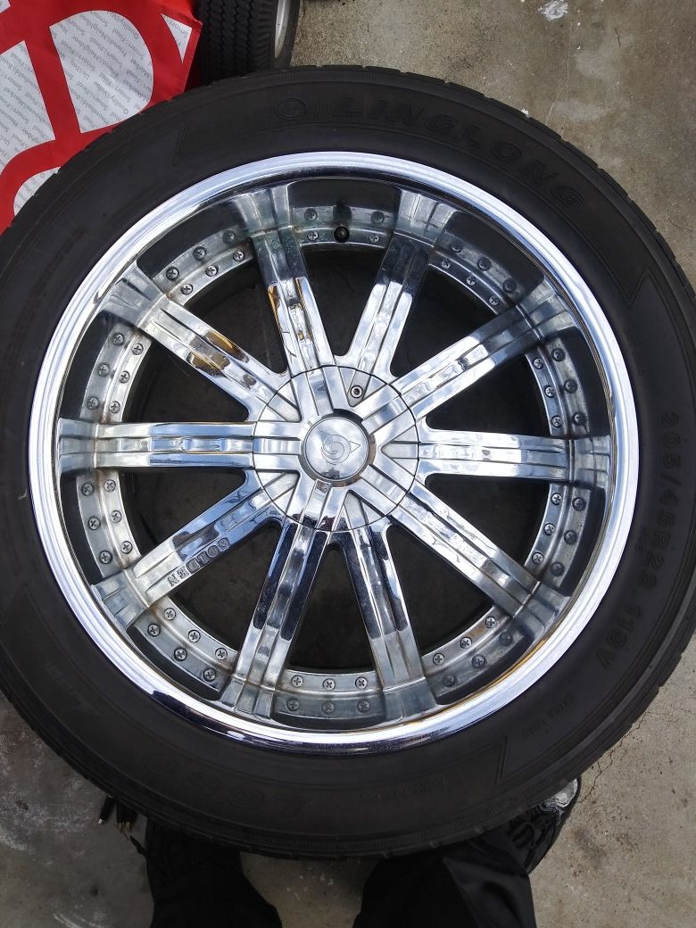 22 inch rims universal for chevy trucks.. Fits chevy trucks only. Any chevy truck. Patterns are universal