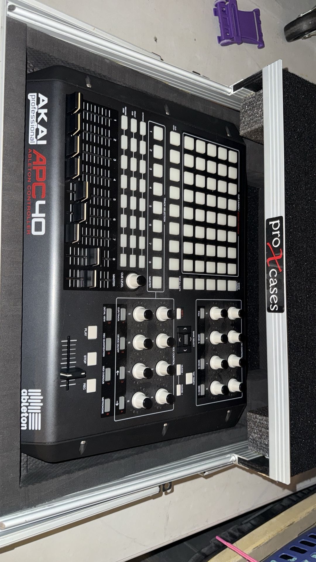 Akai Pro Apc40 With Pro X Case