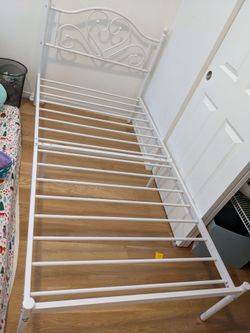 Free Twin White Metal Bedframe