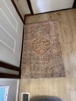 Chris Loves Julia x Loloi Jules Collection 