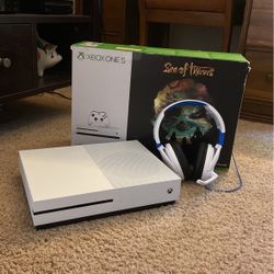 Xbox One S White - Like New