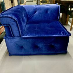 NEW LIVING ROOM CHAIR 