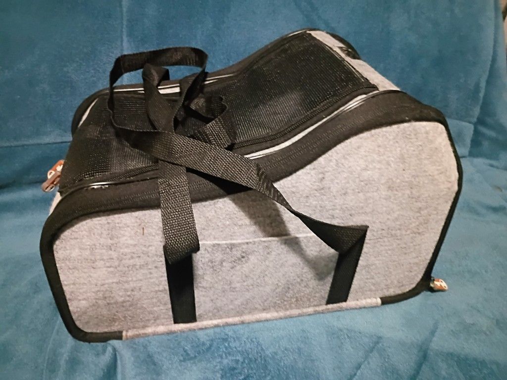 PET CARRIER Airline, Bus, Train Approved  16x9x10