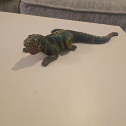 Large Hand-Painted Ceramic Iguana / Lizard Sculpture (approx. 20”)